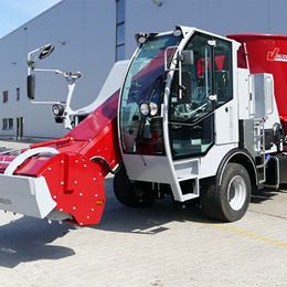 BVL Selbstfahrender Futtermischwagen 