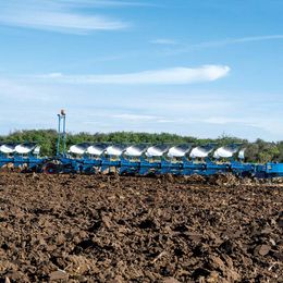 LEMKEN Titan 18